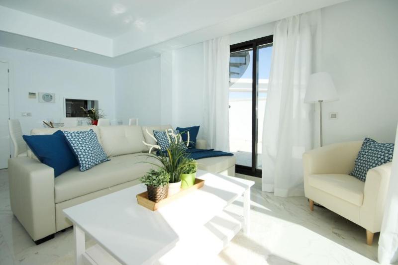 Del Mar Luxury Penthouse With Access Casares